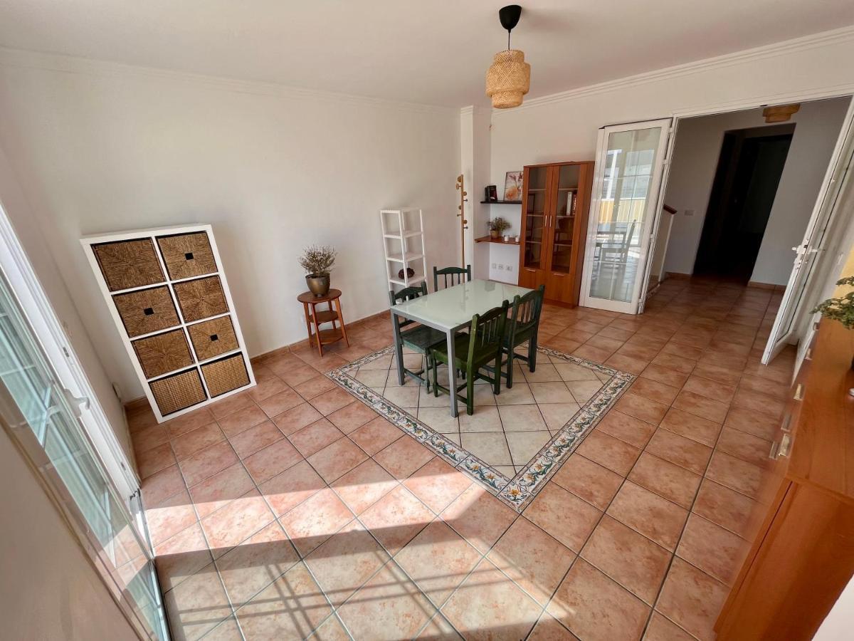 Integral 5 Coliving Acomodação com café da manhã El Médano Exterior foto